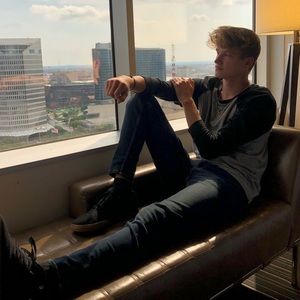 Meet your Posher, Cameron